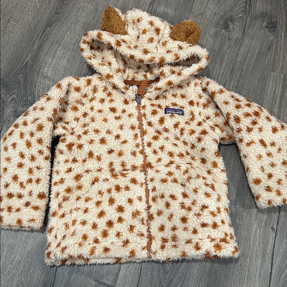 Patagonia Cream and Brown Fuzzy Hooded Jacket
